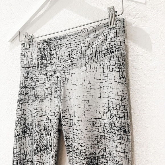 Alo Tech Lift Leggings - Picture 5 of 12